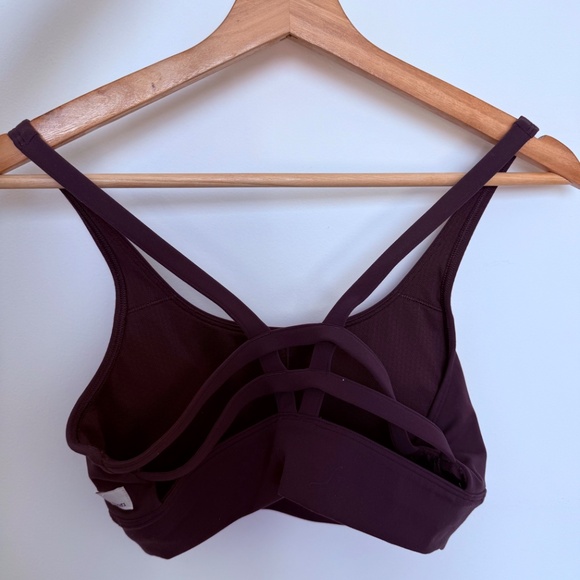 Vuori Yosemite Longline Bra- Sangria Size XS - Picture 2 of 2